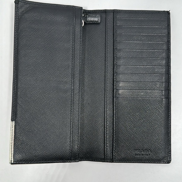 Authenticated PRADA Unisex Saffiano Leather Bi-Fold Bi-color Wallet- Black/White - Picture 5 of 16